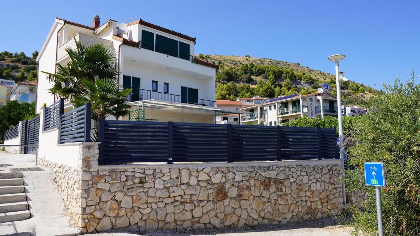 Holiday Home Sisko โตรกีร์ ภายนอก รูปภาพ