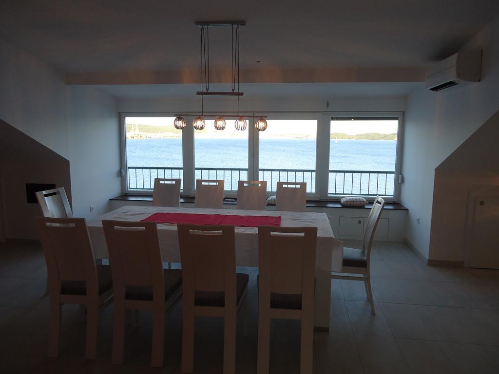 Holiday Home Sisko โตรกีร์ ห้อง รูปภาพ