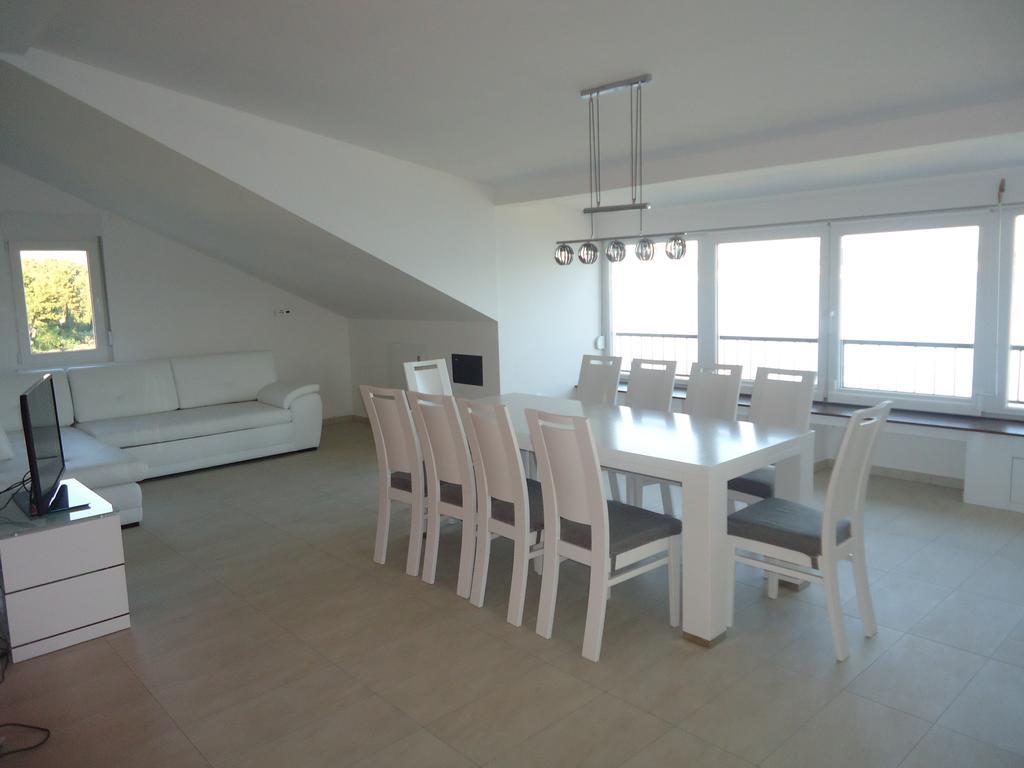 Holiday Home Sisko โตรกีร์ ห้อง รูปภาพ