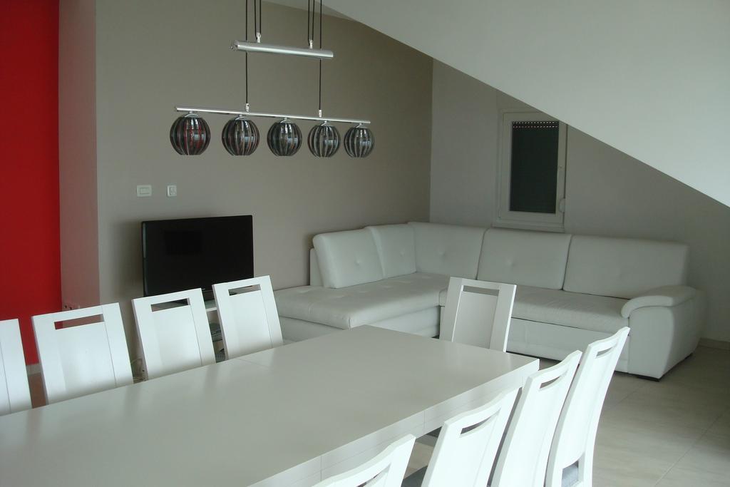 Holiday Home Sisko โตรกีร์ ภายนอก รูปภาพ